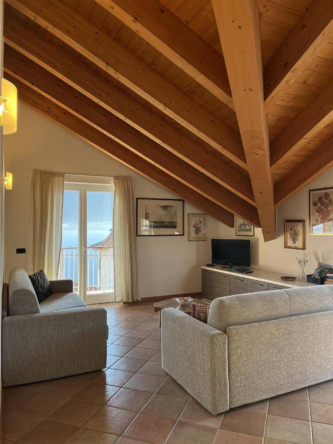 Casa Nella, appartamento vista lago in Bellera, Pianello del Lario