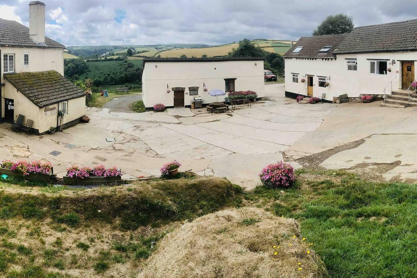 Entire holiday apartment, Recently renovated 3-Bed Apartment on Exmoor in Exton (Somerset), Somerset
