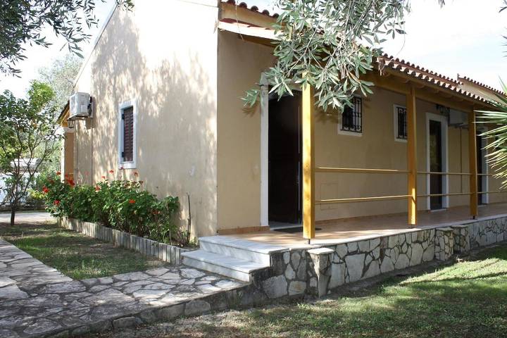 Gîte pour 4 personnes, avec terrasse et jardin à Corfou - 4