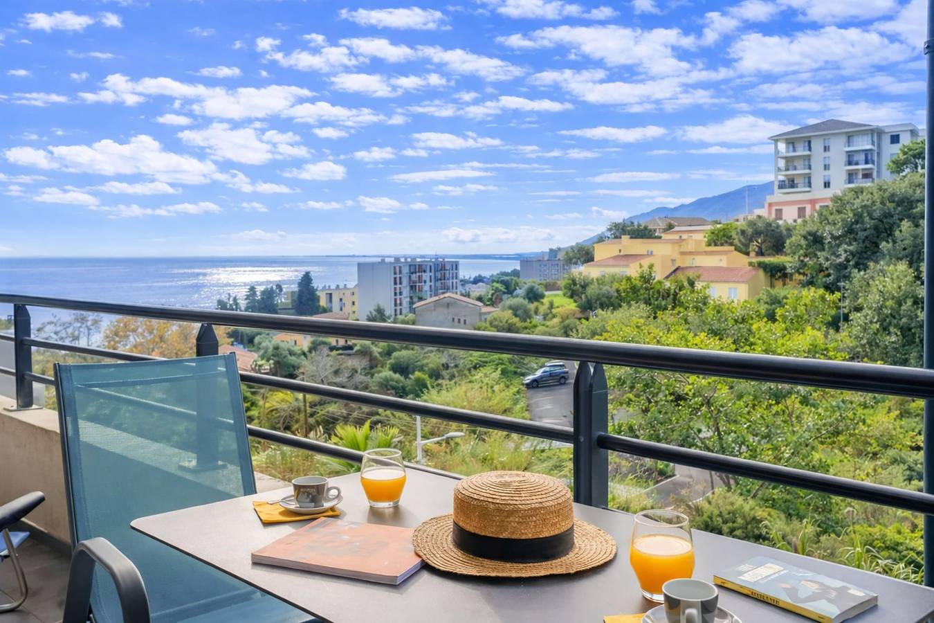 Entire apartment, Casa Pouty Beach in Bastia, Cap Corse