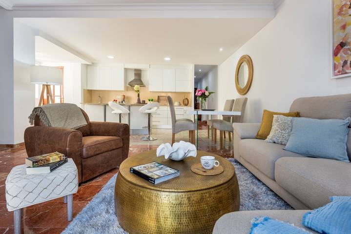 Entire apartment, Genteel Home Gran Capitan Terrace in Granada, Granada Province