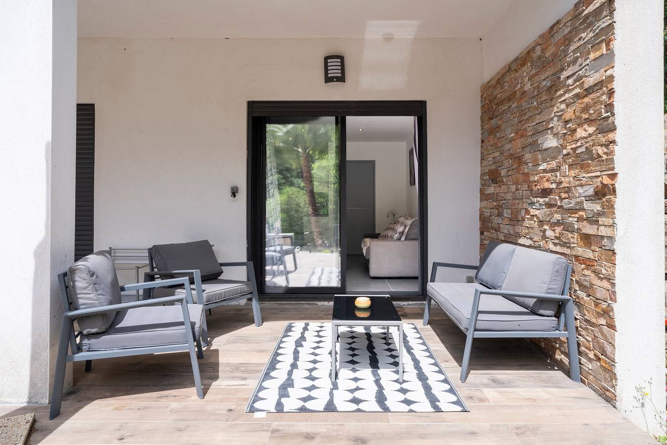 Ganzes Studio, Flucht und Gelassenheit im Studio Le Partegal mit Gemeinschaftspool, Wi-Fi und Klimaanlage. in La Valette-du-Var, Mittelmeerküste (Frankreich)