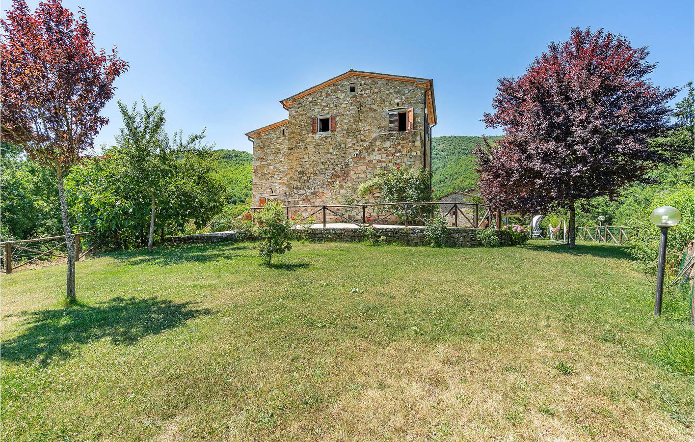 Apartamento de luxo com piscina, jardim e estacionamento in Arezzo (província)