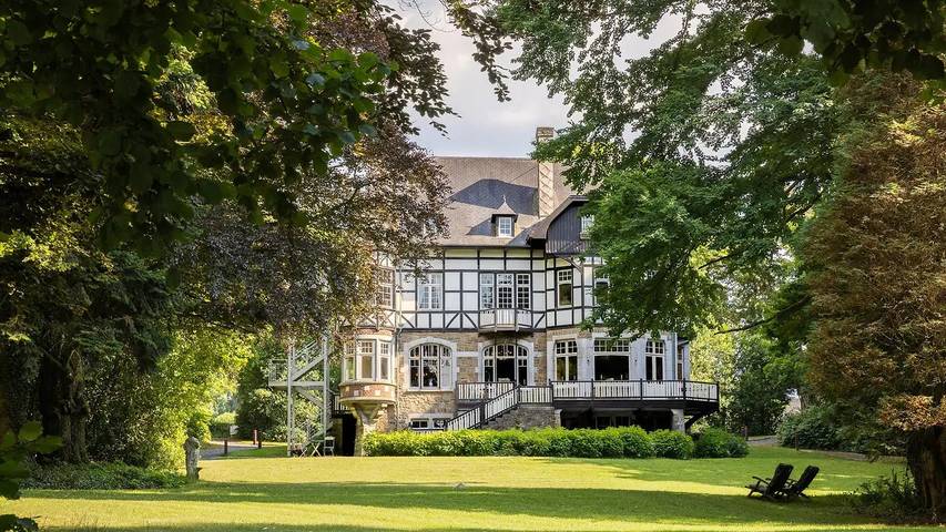 Ferienhaus für 28 Personen, mit Garten in Spa