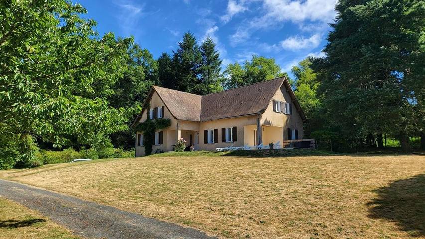 Location de vacances pour 12 personnes, avec vue et jardin, animaux acceptés à Saint-Mathieu - 2