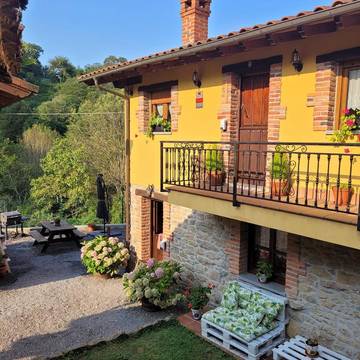 Casa rural para 4 personas, con jardín y vistas en Cangas de Onís