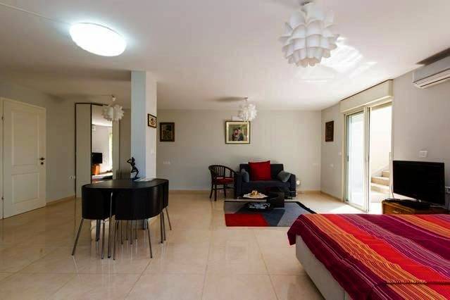 Appartement de vacances pour 2 personnes, avec jardin ainsi que terrasse et vue