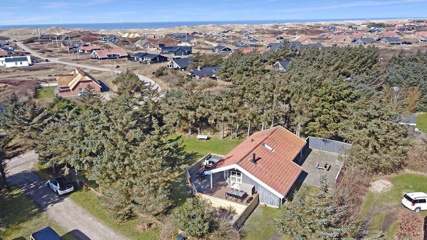 Vakantiehuis voor 6 personen, with whirlpool and balkon/terras as well as sauna, met huisdier in Vejlby Klit