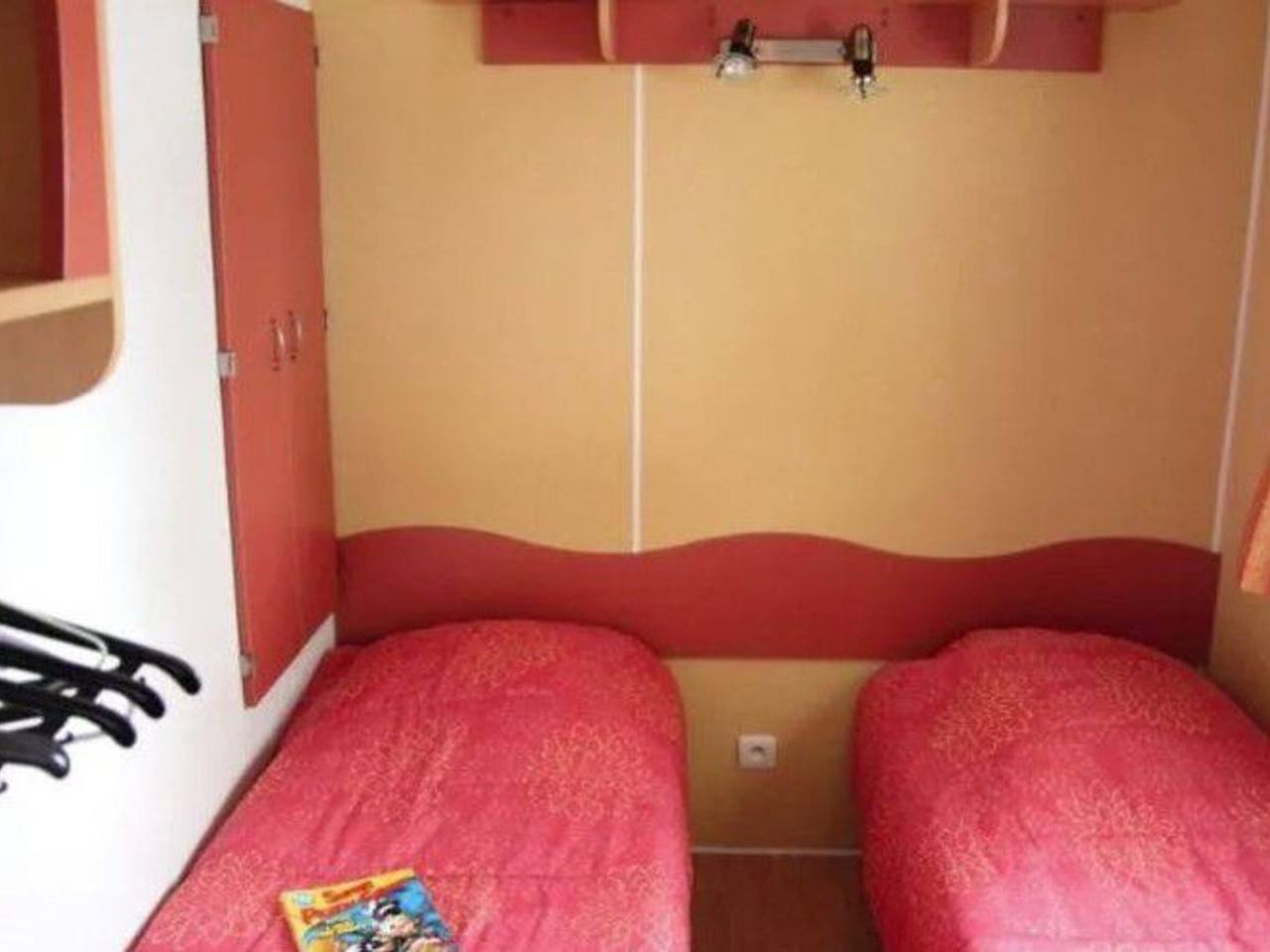Mobil home avec terrasse pour 4 personnes in La Chaize-Giraud, Vallée de la Loire