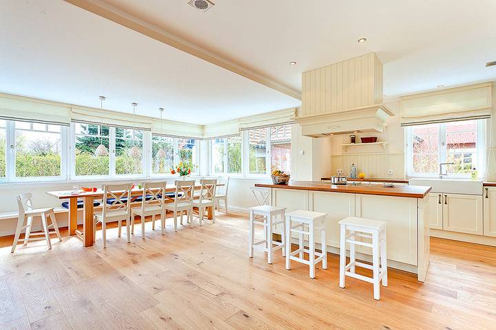 Ferienhaus für 10 Personen, mit Sauna und Terrasse sowie Garten in Wustrow - 4