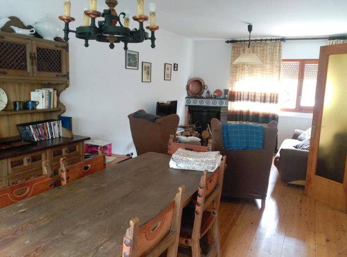 Casa rural para 6 personas, con Balcón y Terraza además de Jardín y Piscina en Biescas