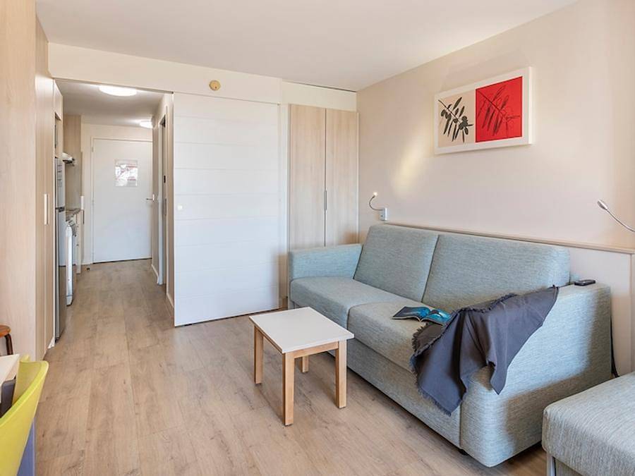 Pierre & Vacances Résidence Les Jardins de la Côte d'Azur - Studio 5 personnes - 1 coin nuit in Saint-Mandrier-sur-Mer, Région de Toulon