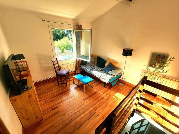 Gîte pour 3 personnes, avec vue et jardin, adapté aux familles à Ayguesvives - 3