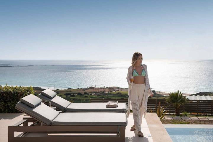 Location de vacances pour 3 personnes, avec Terrasse et Jardin ainsi que Piscine et Vue dans Falasarna