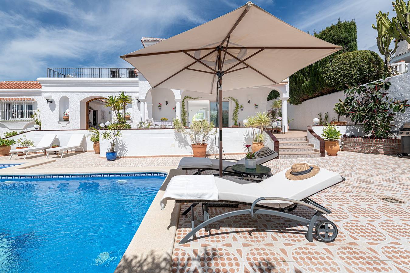 Los Arcos in Playa de Burriana, Nerja