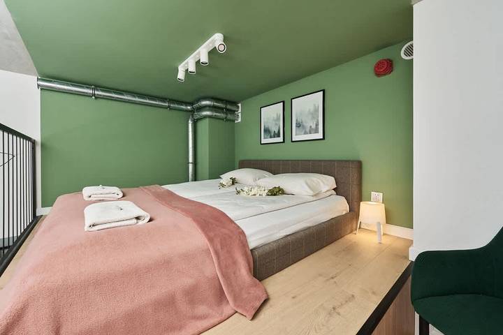 Apartamento vacacional entero, Stylish Studio with Mezzanine | Air Conditioning, Close to Airport in Breslavia, Lower Silesia