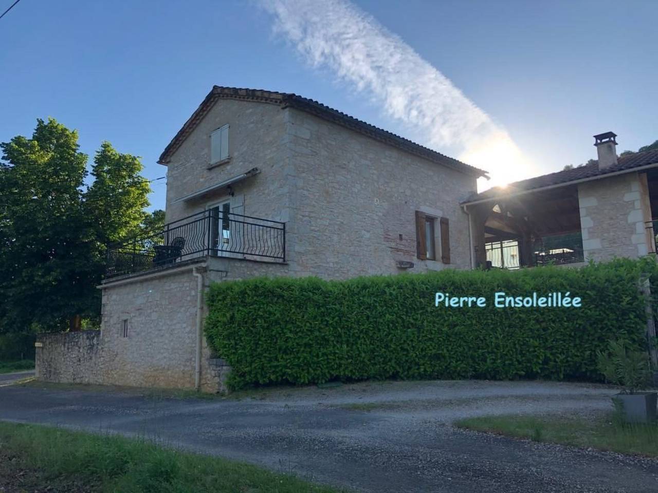 Apartamento entero, Pierre Ensoleillée, Haus aus dem 19. Jahrhundert im Obergeschoss in Saint-Géry, Quercy