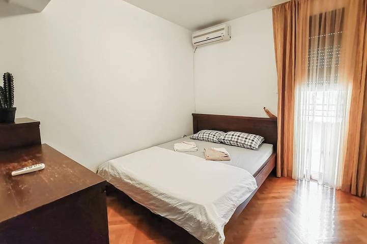 Ganze Wohnung, Sunny Three-bedroom apartment in Budva, Opština Budva
