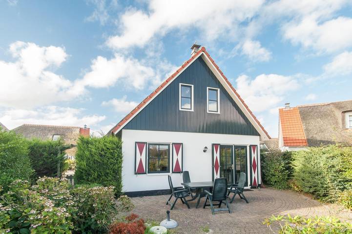 Ferienhaus für 4 Personen, mit Balkon/Terrasse und Terrasse sowie Garten