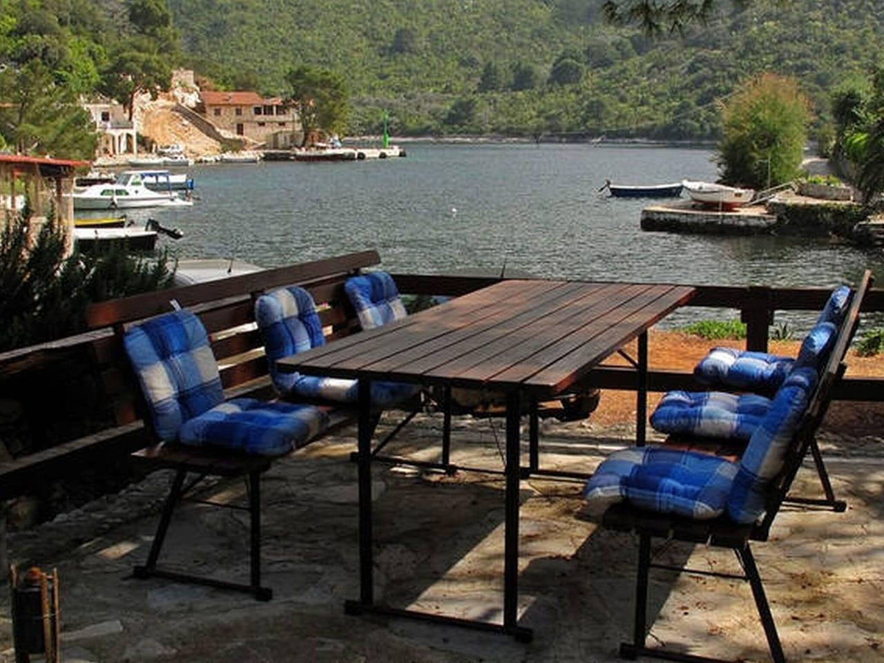 Ganze Wohnung, Apartments Vera -  Comfort One-Bedroom Apartment with Terrace and Sea View (Irena) in Mljet