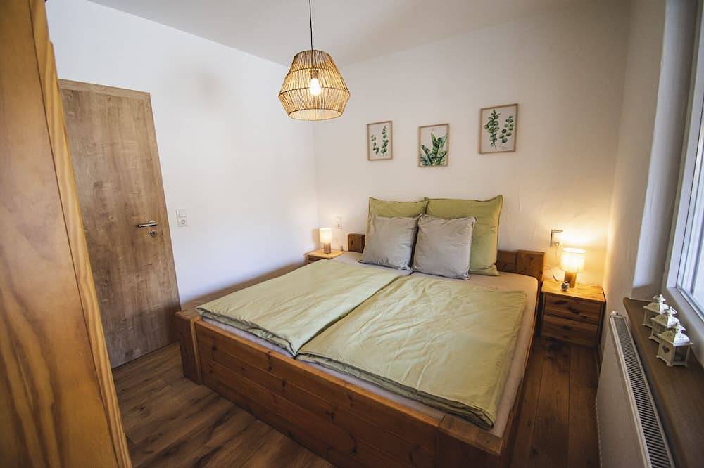 Ganze Wohnung, Neue, gemütliche Ferienwohnung direkt an der Haselbach in Bischofsheim an der Rhön, Rhön-Bayern