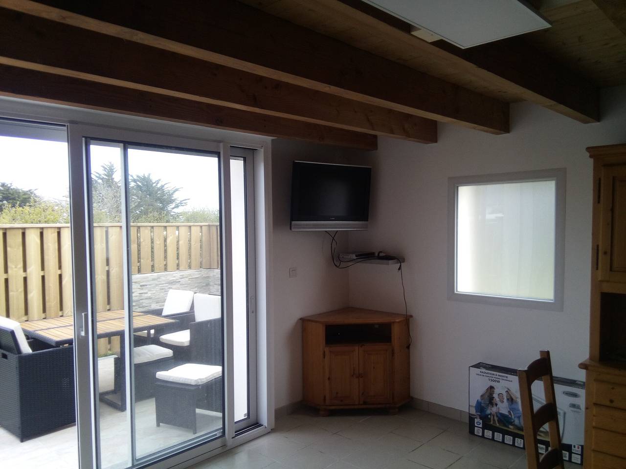 Casa Vacacional 'L'annexe' con Terraza Privada y Wi-Fi in Locmaria, Côte des Mégalithes