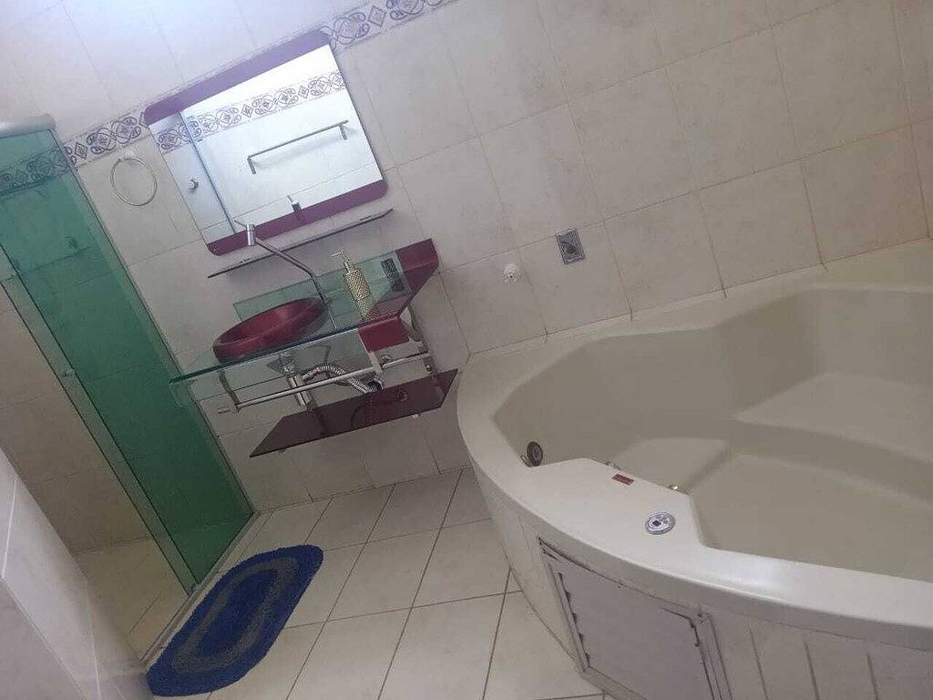 Ich vermiete die Daily (24hs) oder Season einer Master Suite mit Hydromassage. in Rondonópolis, Mato Grosso