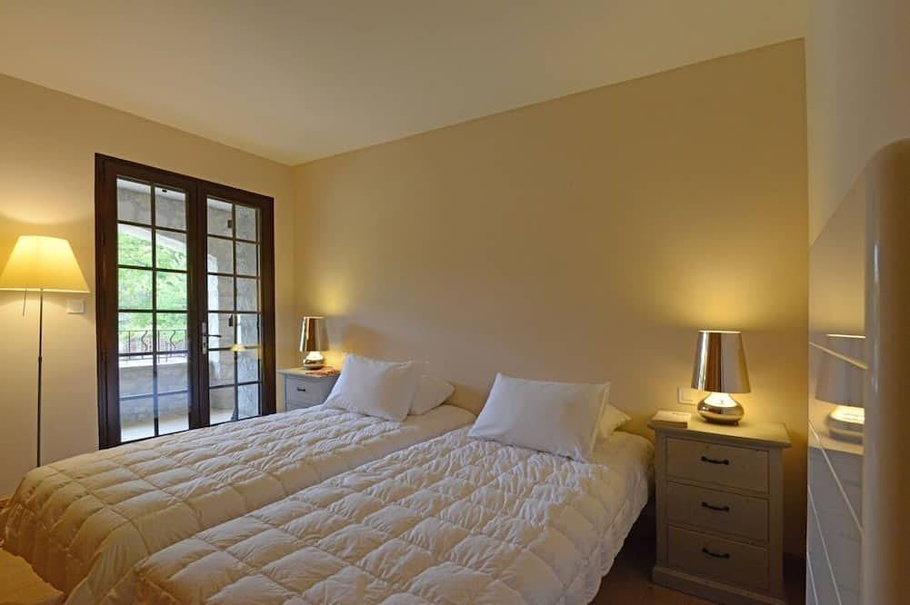 Proche de Nice villa typique en pierres de Vence au calme et spacieuse in Cagnes-sur-Mer, Région de Cannes