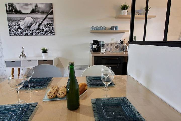 Gîte pour 4 personnes, avec jardin ainsi que piscine et terrasse à Pléneuf-Val-André - 2