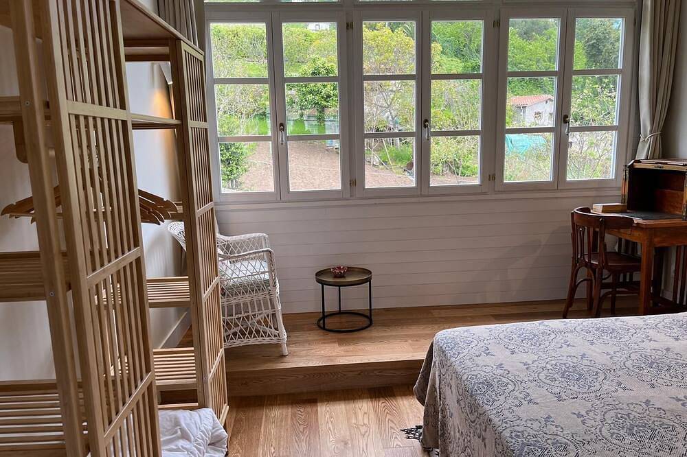 Entire apartment, Casona del Sol Atico-Apartment-Balcony-Private Bathroom in Lastres, Colunga