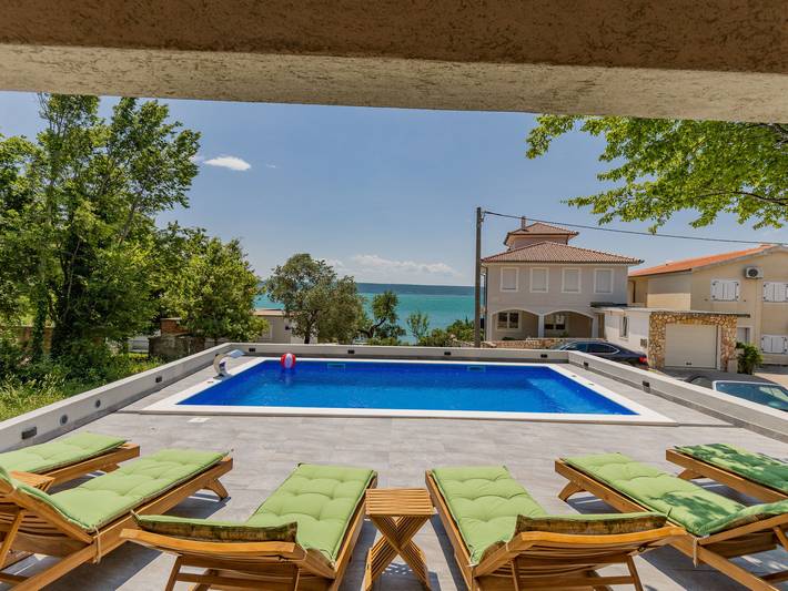 Apartament wakacyjny dla 4 osób, z Balkon i Taras w Maslenica