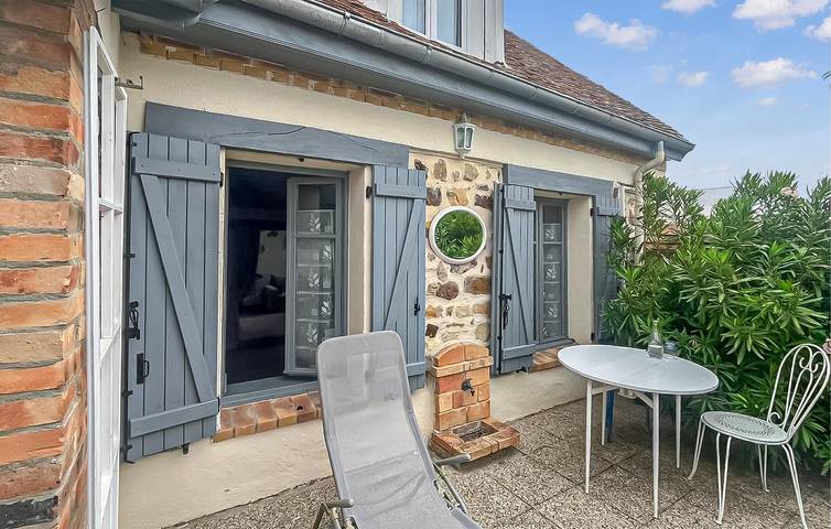 Location de vacances pour 7 personnes, avec Terrasse dans Montmachoux