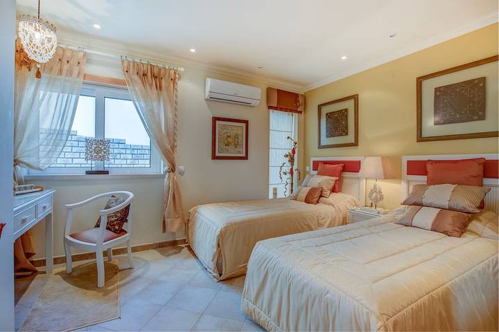 Apartamento entero, Carvoeiro Bay D · Townhouse With Roof Top Jacuzzi in Carvoeiro, Distrito de Faro