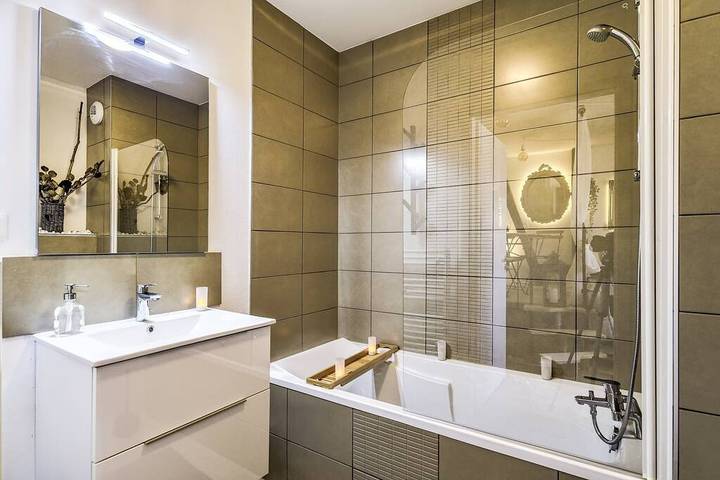 Entire apartment, L'Entracte Strasbourgeoise - Charming studio in the hearth of Petite France in Strasbourg, Strasbourg region