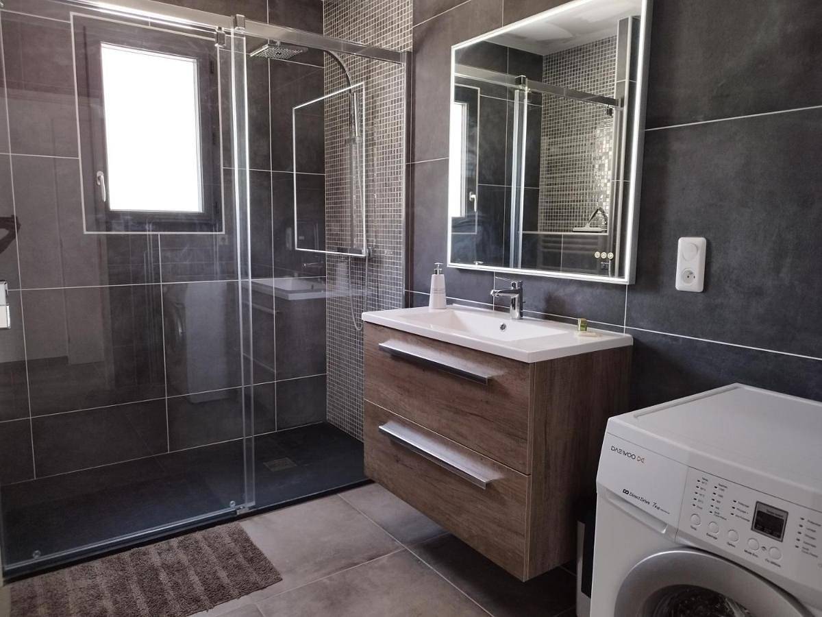 Two-Bedroom House in Vouneuil-sous-Biard, Vienne (France)