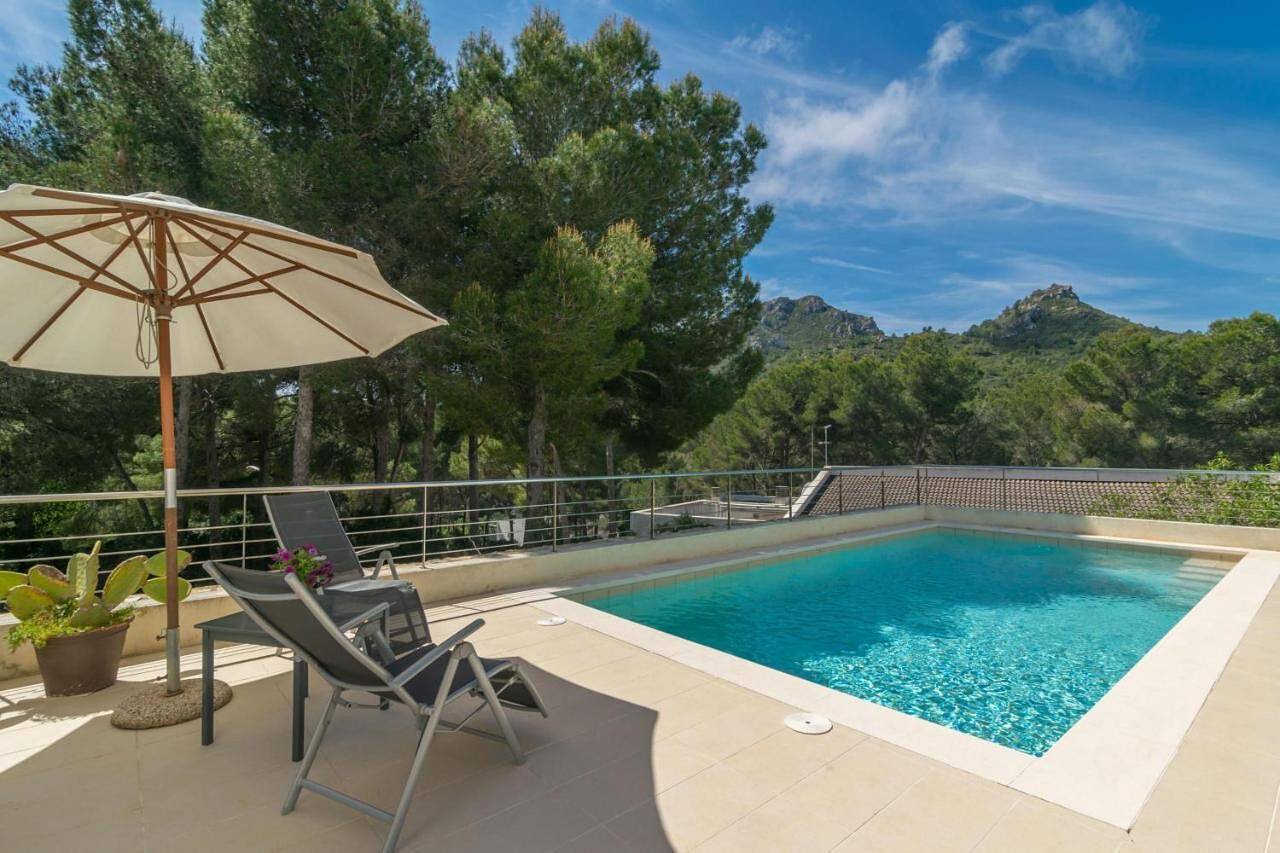 Villa 'Carritx' with Mountain View, Wi-Fi and Air Conditioning in Cala Provençal, Capdepera