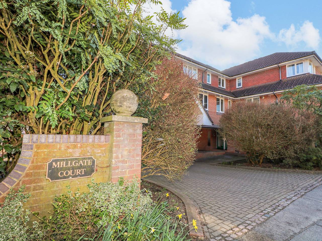 Entire apartment, Farnham Park Apartment in Farnham, Surrey