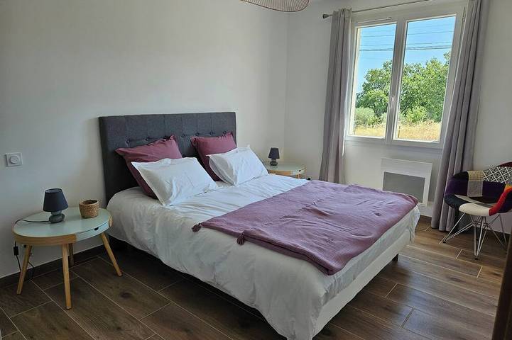 Location de vacances pour 6 personnes, avec jardin et terrasse à Sainte-Tulle - 4