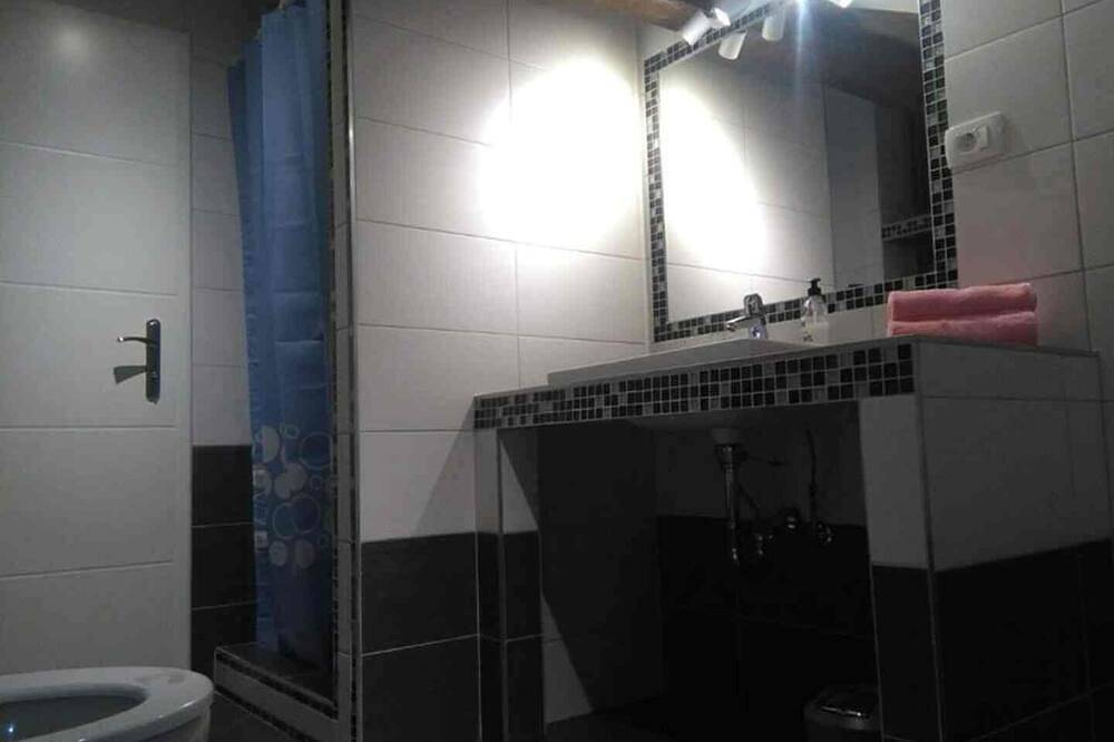 Ganze Wohnung, Exclusive Luxury Loft for 2 with Pool & Ac - Couples Retreat in Tribalj, Primorje-Gorski Kotar