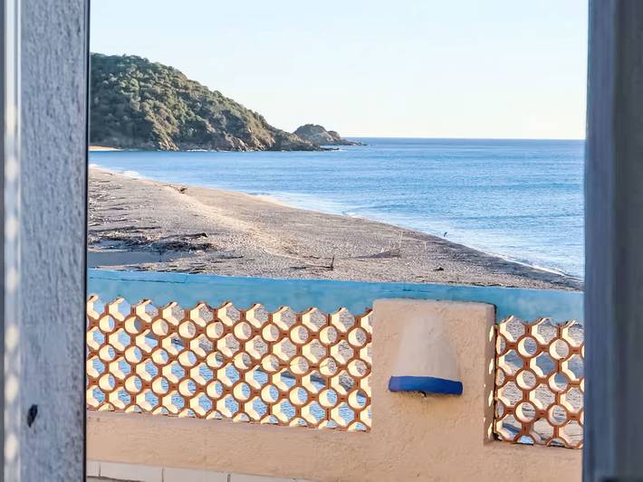 Location de vacances pour 6 personnes, avec terrasse ainsi que vue et jardin dans Plage De L Ovu Santu - 2