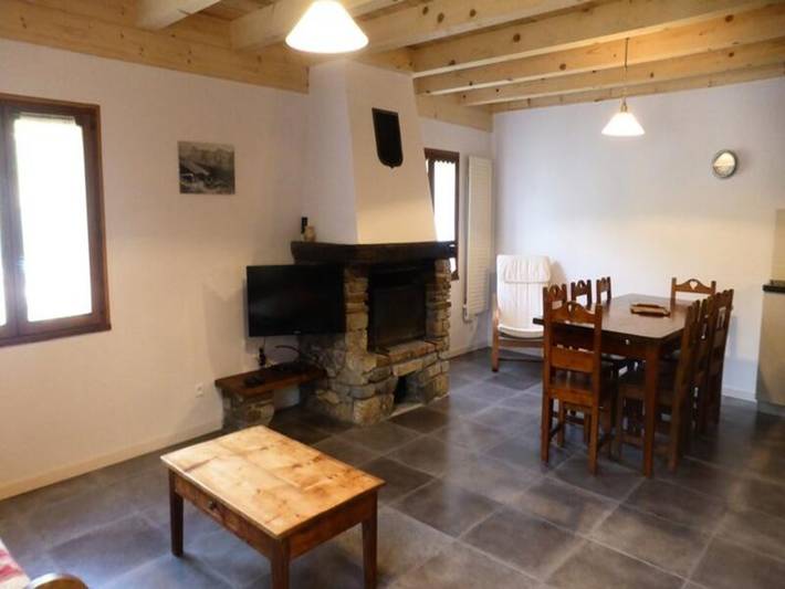 Location de vacances pour 8 personnes, avec terrasse, adapté aux familles dans Arêches