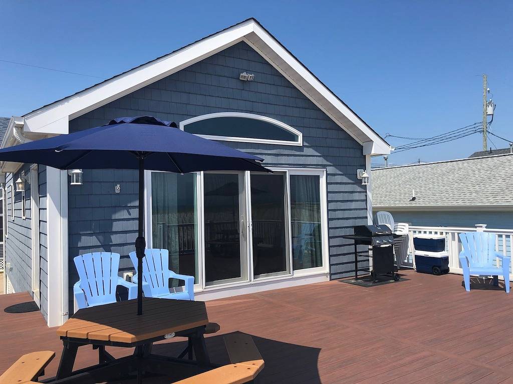 Ocean Front Beach House mit Aussicht. 3Br, 2Bath, 8 Schlafplätze, A / C, Wifi, 8 Abzeichen in Toms River, Ocean County