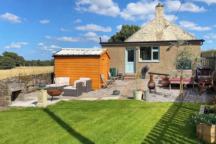 Log cabin for 4 people, with garden in Falkirk