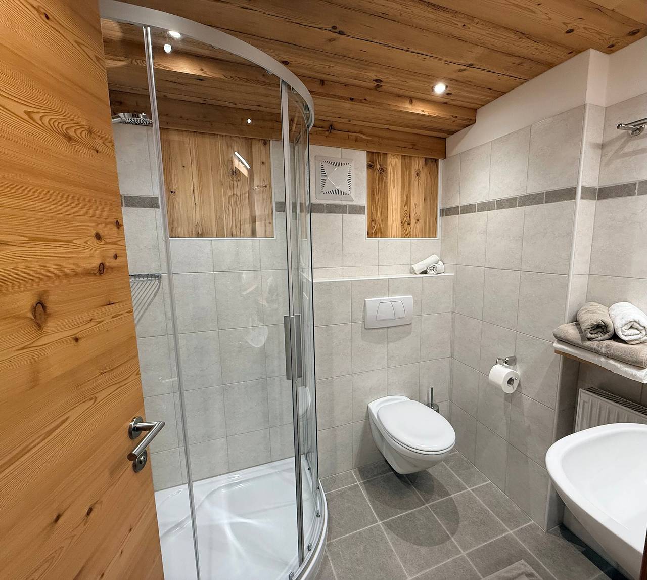 Ganze Wohnung, Apartment 'Sunnseitn' mit Bergblick, privater Terrasse und Wlan in Ulten, Ortleralpen