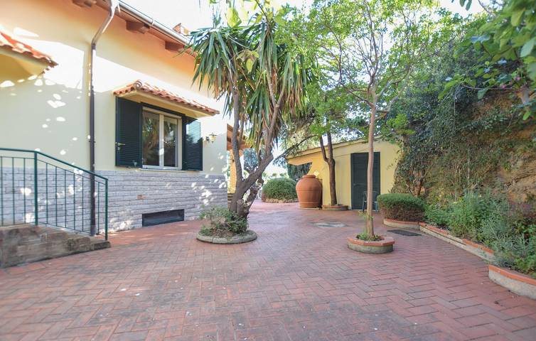 Ferienhaus für 8 Personen, mit Terrasse und Garten in Paestum - 4