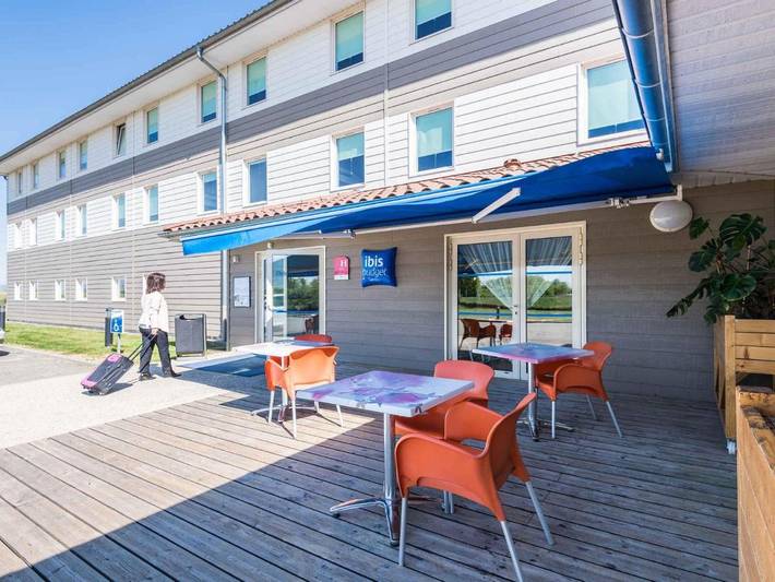 Hôtel pour 2 personnes, avec terrasse, animaux acceptés à Château-Gaillard (Ain)