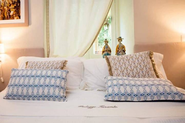 Palazzo Taranto - Luxury Rooms, Caltagirone in Caltagirone, Caltagirone region