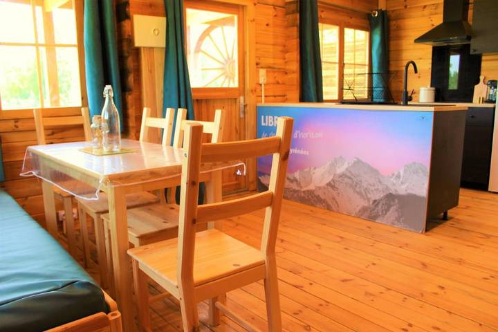 Gîte pour 6 personnes, avec Terrasse ainsi que Jardin et Vue à Saint-Ybars