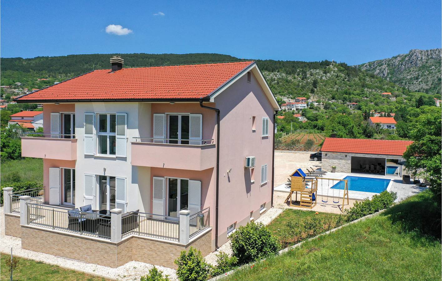 Gemütliche 1-Zimmer-Wohnung mit Pool in der Nähe des Flusses Ričina und des Prološko-Sees in Imotski, Makarska Riviera