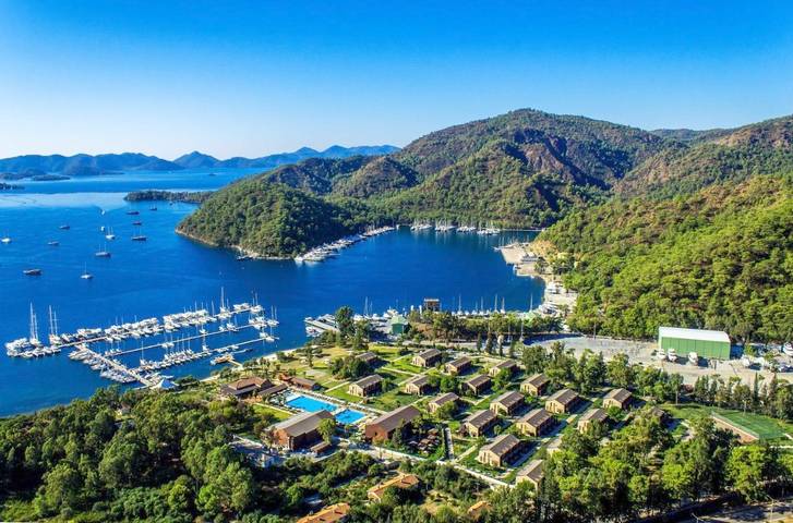 Bungalow para 9 personas, con sauna además de piscina y jardín en Fethiye